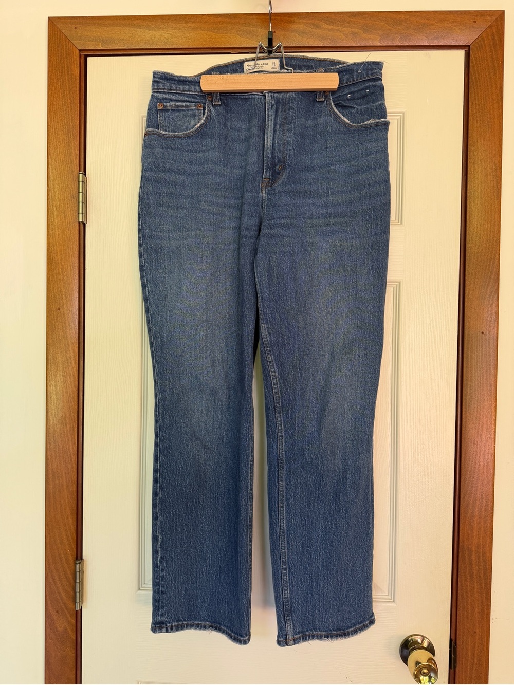 Abercrombie & Fitch Women's Ultra High Rise 90s Straight-Leg Jeans in Dark Wash